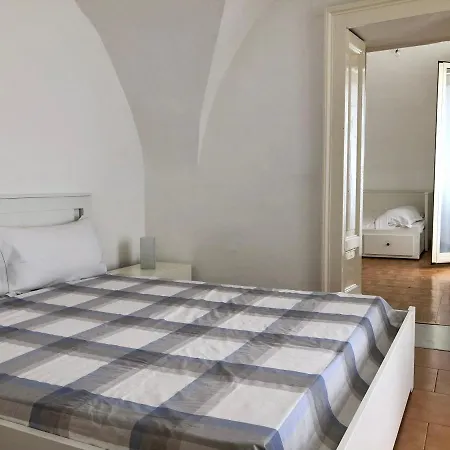 Ambra House Katánie